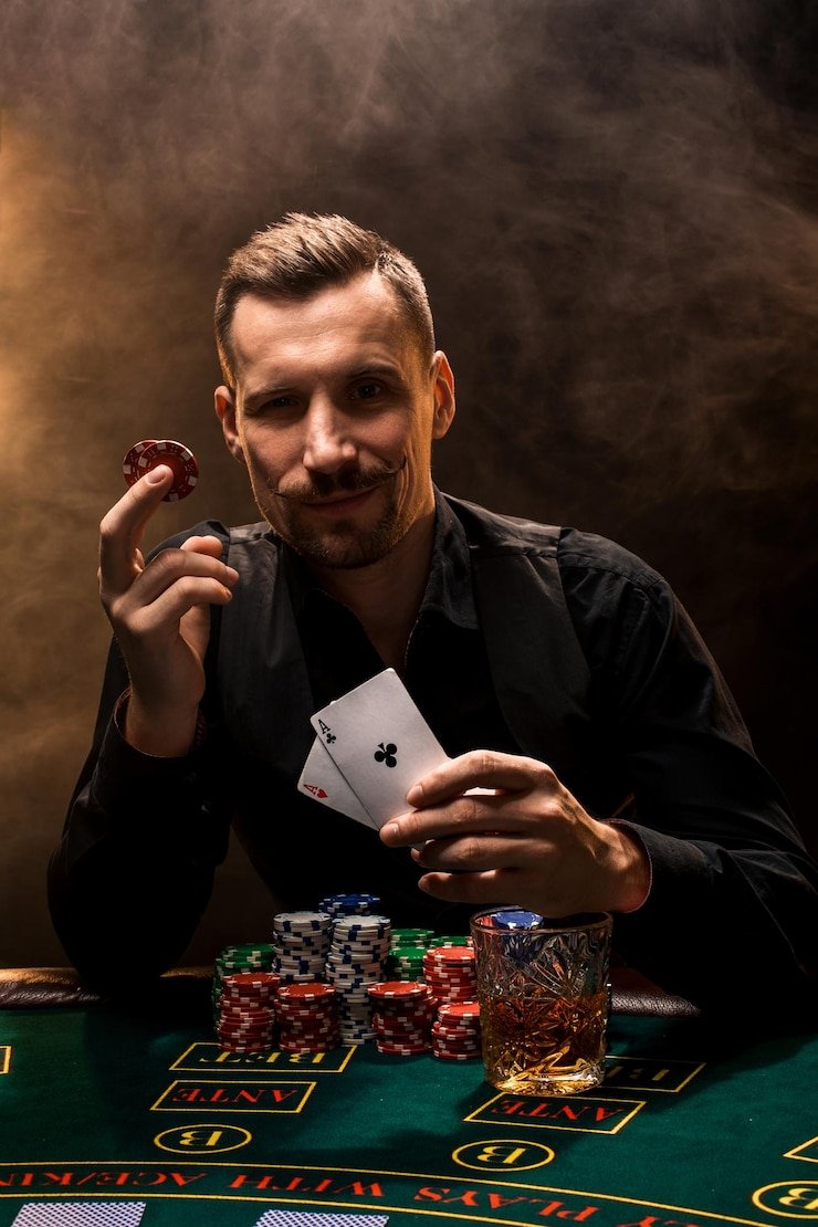 Side-by-side comparison of cnnslot login app and browser versions showing live roulette table